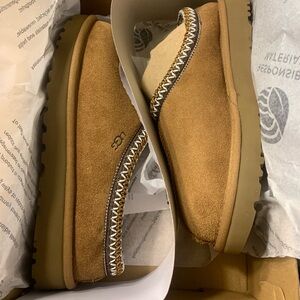 ugg tasman